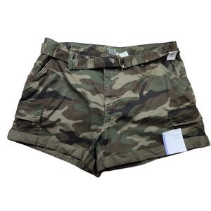 Time & Tru Women Shorts size 8 Camo Camouflage Green Cargo Relaxed Fit NWT